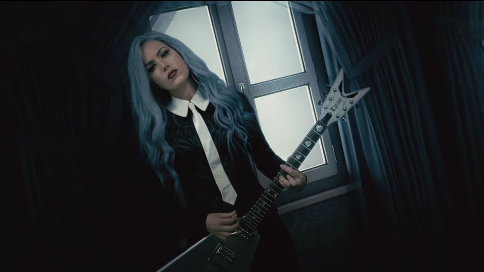 Alissa White-Gluz Memulai Karier Solo dengan Single Perdana The Room Where She Died