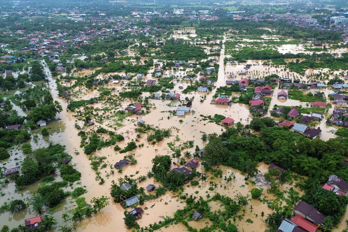 Banjir dan Longsor Sumatera Barat: BNPB Laporkan Korban dan Jalur Terdampak