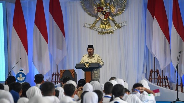 Prabowo Percepat Digitalisasi Pendidikan, Targetkan Satu Juta Panel Interaktif pada 2026
