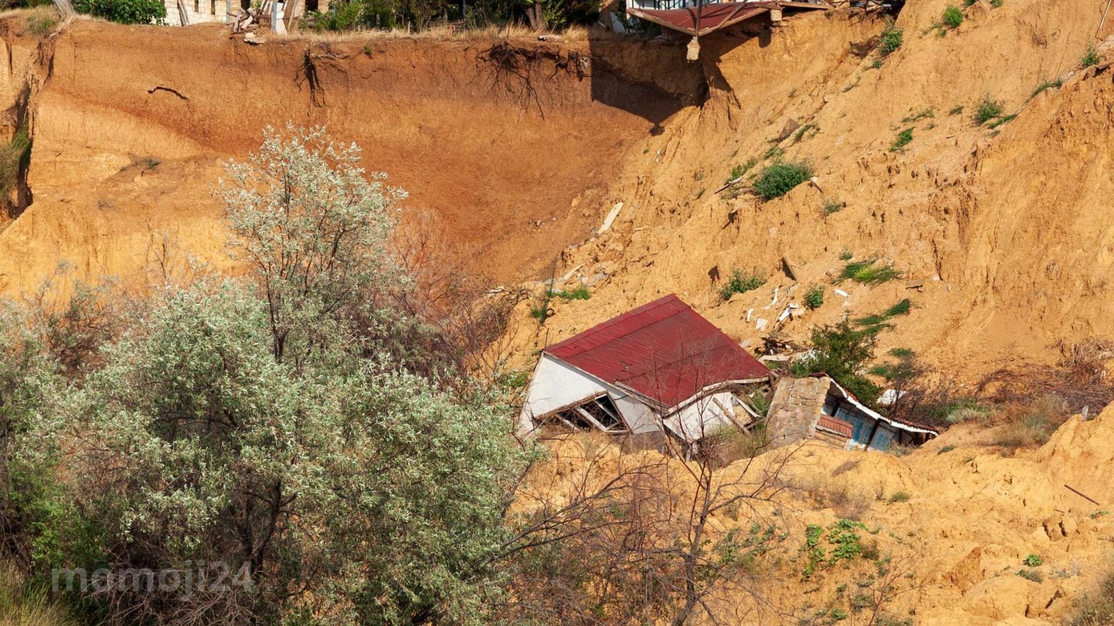 Evakuasi Antisipatif di Bukittinggi, 60 Warga BKCR Mengungsi Karena Tanah Bergerak