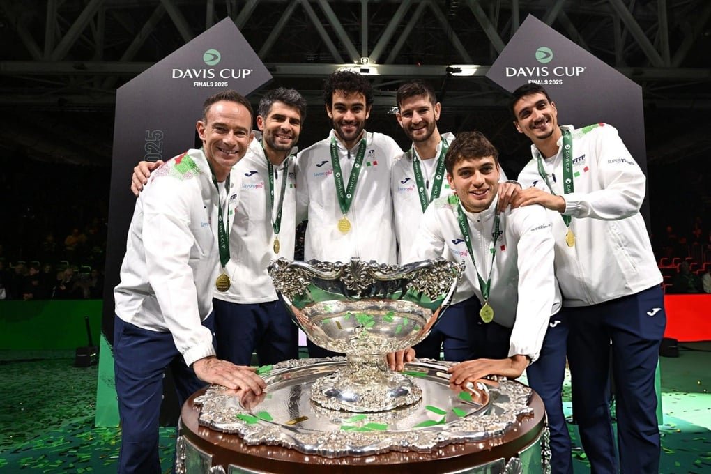 Italia Juara Piala Davis 2025! Berrettini dan Cobolli Antar Azzurri Raih Tiga Gelar Beruntun