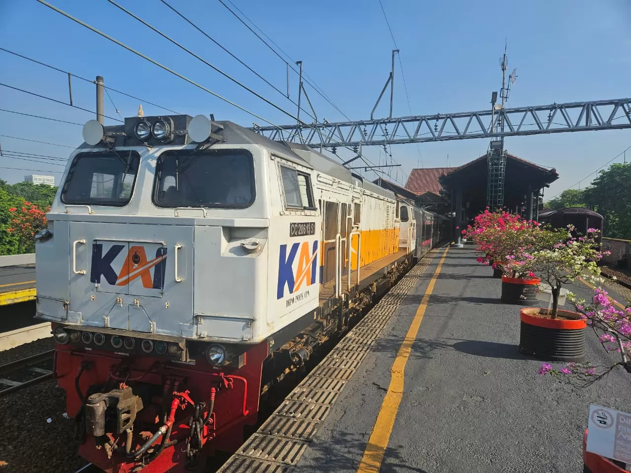 KAI Pastikan Ketersediaan Tiket Kereta untuk Libur Natal dan Tahun Baru 2025/2026