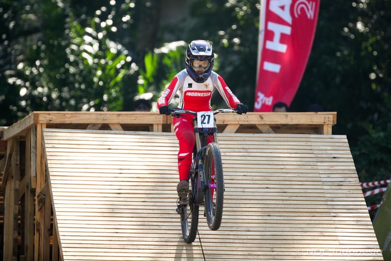 Riska Amelia Agustina Raih Perak Downhill Putri SEA Games 2025 di Thailand