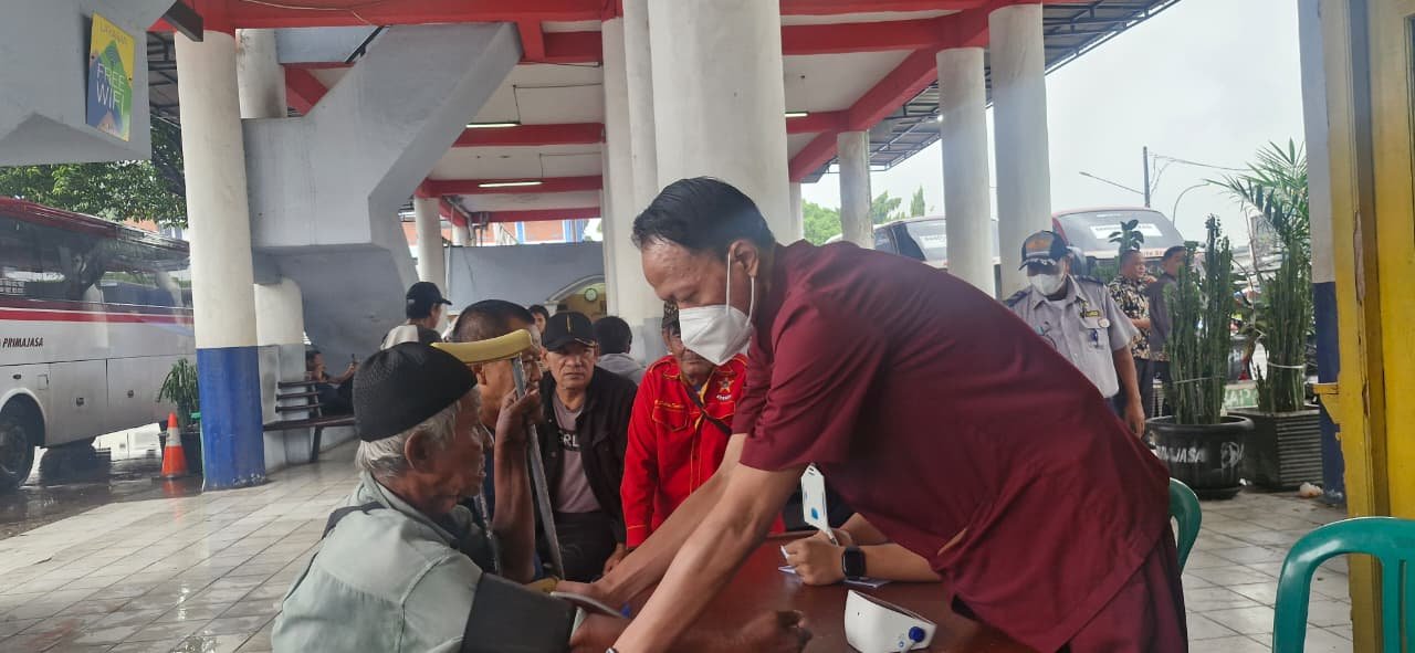 Jasa Raharja Gelar Layanan Kesehatan Gratis Di Teminal Bus Kota Bekasi
