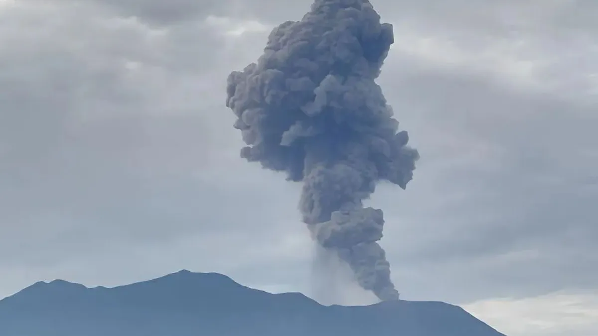 Erupsi Gunung Marapi di Sumbar, Warga Diminta Jauhi Radius 3 Kilometer