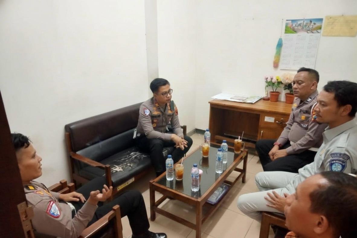 Jasa Raharja dan Kasat Lantas Wonogiri Perkuat Sinergi di Samsat Purwantoro