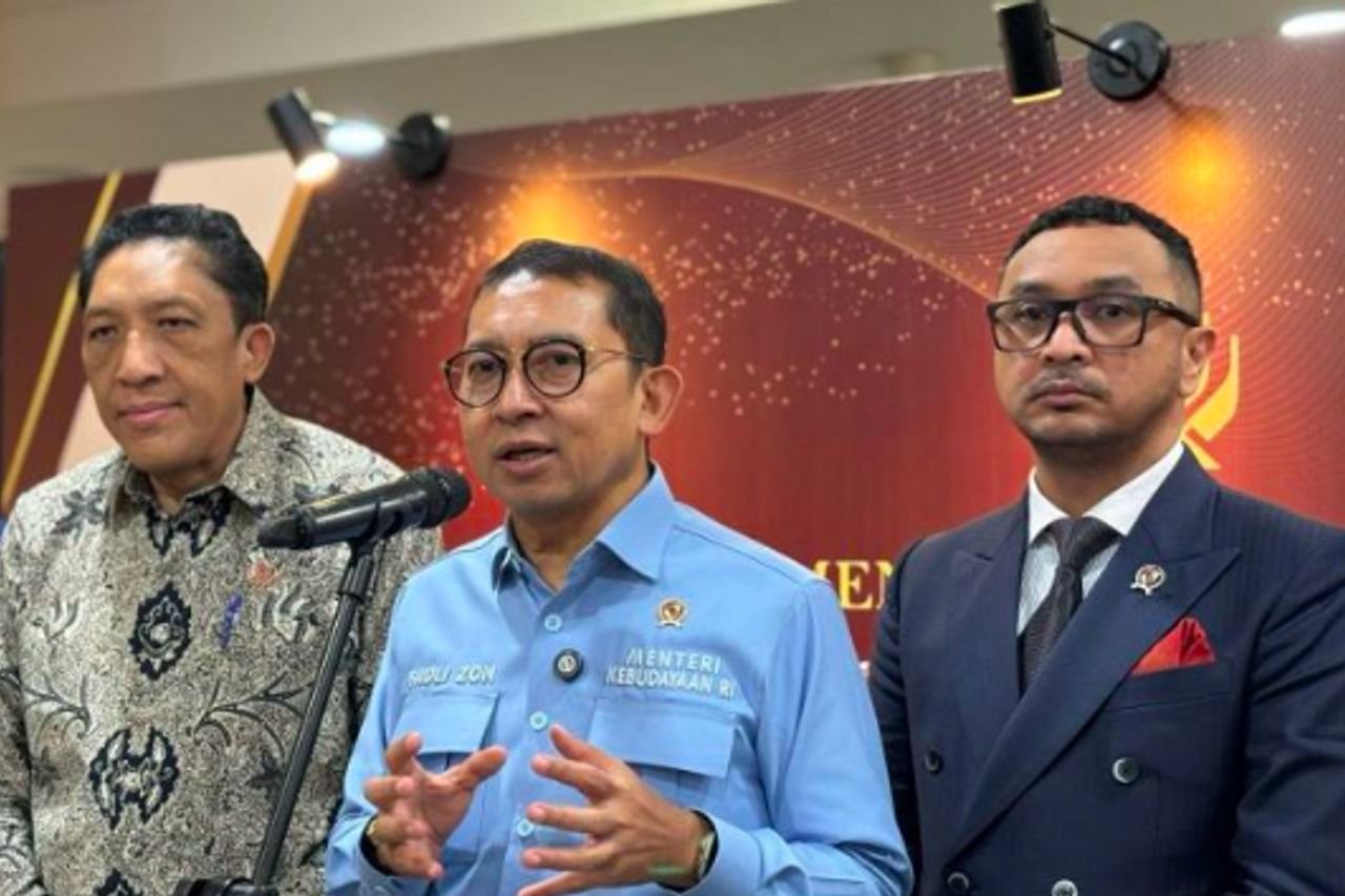 Menbud Fadli Zon Buka Akses Gratis Buku Sejarah Indonesia Mulai Februari 2026