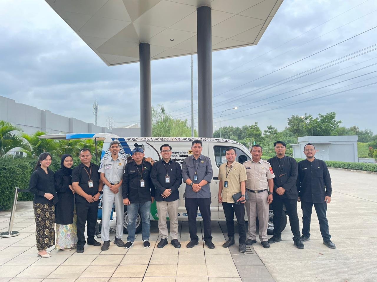 Permudah Masyarakat Bayar Pajak, Tim Pembina Samsat Karawang Hadirkan Layanan Samsat Malam Hari (Sakamar)