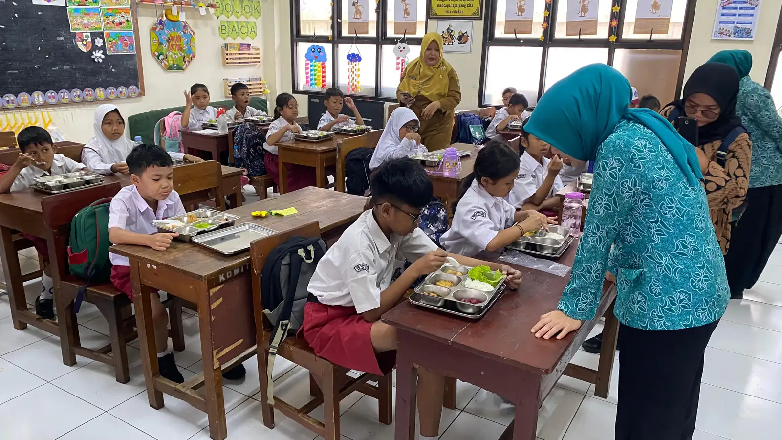 Airlangga Pastikan Rp335 Triliun untuk Program MBG 2026, Target 82 Juta Penerima