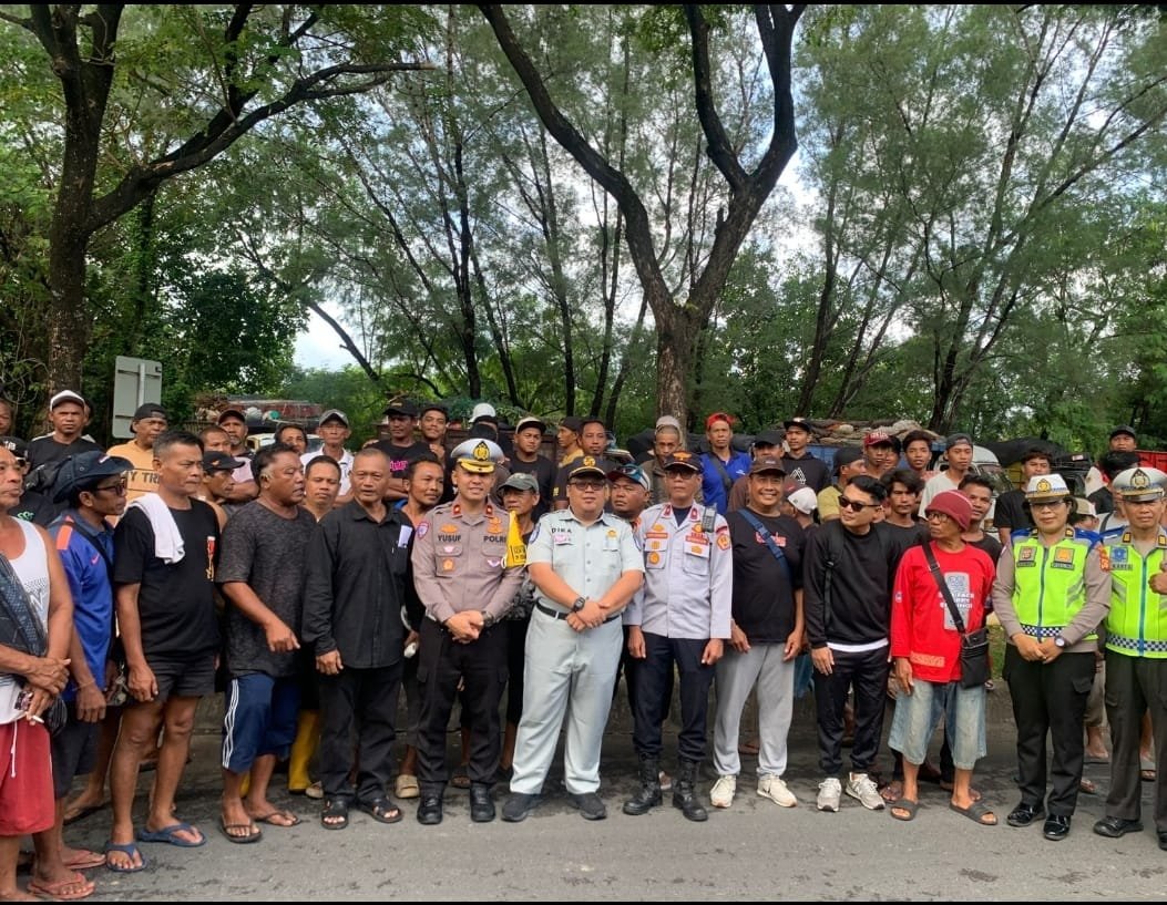 Jasa Raharja Bersama Satlantas dan Dishub Kota Denpasar Sosialisasikan Keselamatan bagi Pengemudi Truk Sampah di TPA Suwung