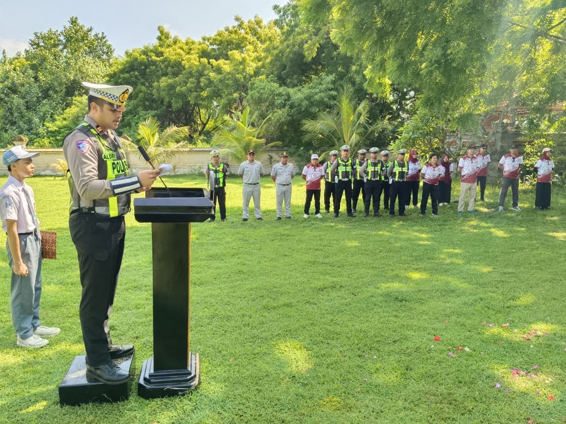 Jasa Raharja Bali Hadiri Pelantikan PKS SMA Negeri 2 Mendoyo Bersama Satlantas Polres Jembrana