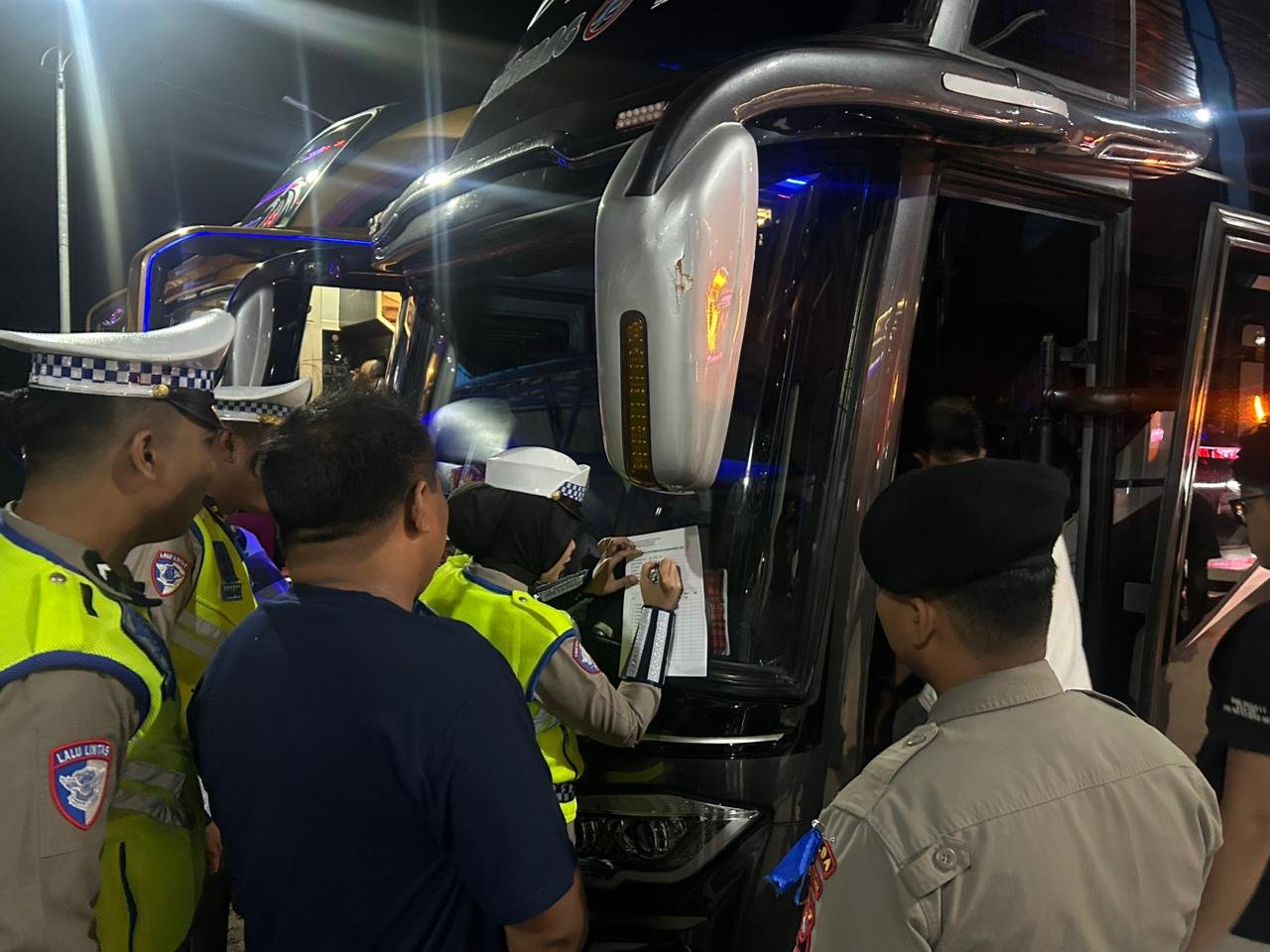 Sinergi Keselamatan, Bersama Cegah Lakalantas : Jasa Raharja Cabang Mamuju Laksanakan Giat Rampcheck Kendaraan di Terminal Simbuang Jelang Arus Mudik Lebaran Tahun 2026