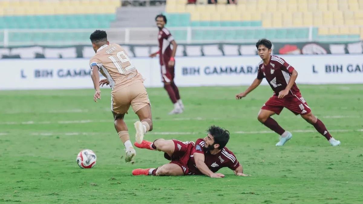 Debut Impresif Lowe, Dewa United Tumbangkan PSM 2-0 di Pekan ke-21