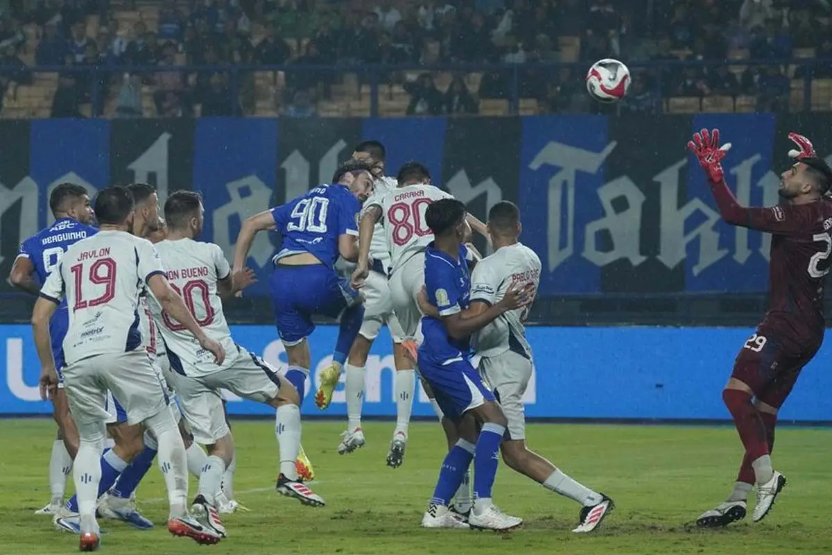 Gol Andrew Jung Pastikan Kemenangan Persib atas Persita di GBLA