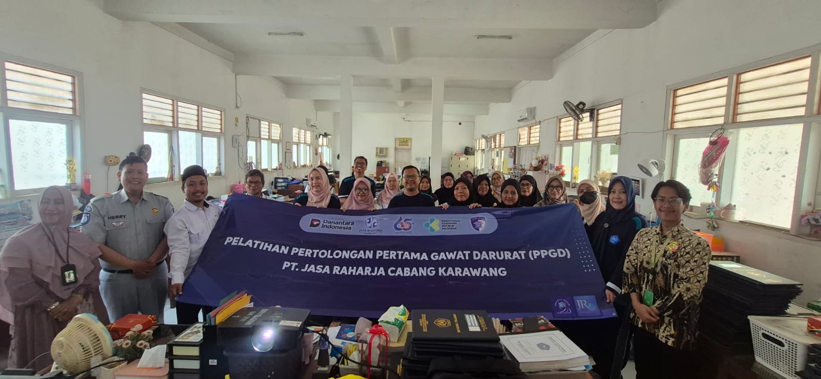 Jasa Raharja Karawang Gelar Pelatihan PPGD di SMPN 1 Telagasari, Tingkatkan Kesiapsiagaan Penanganan Kecelakaan