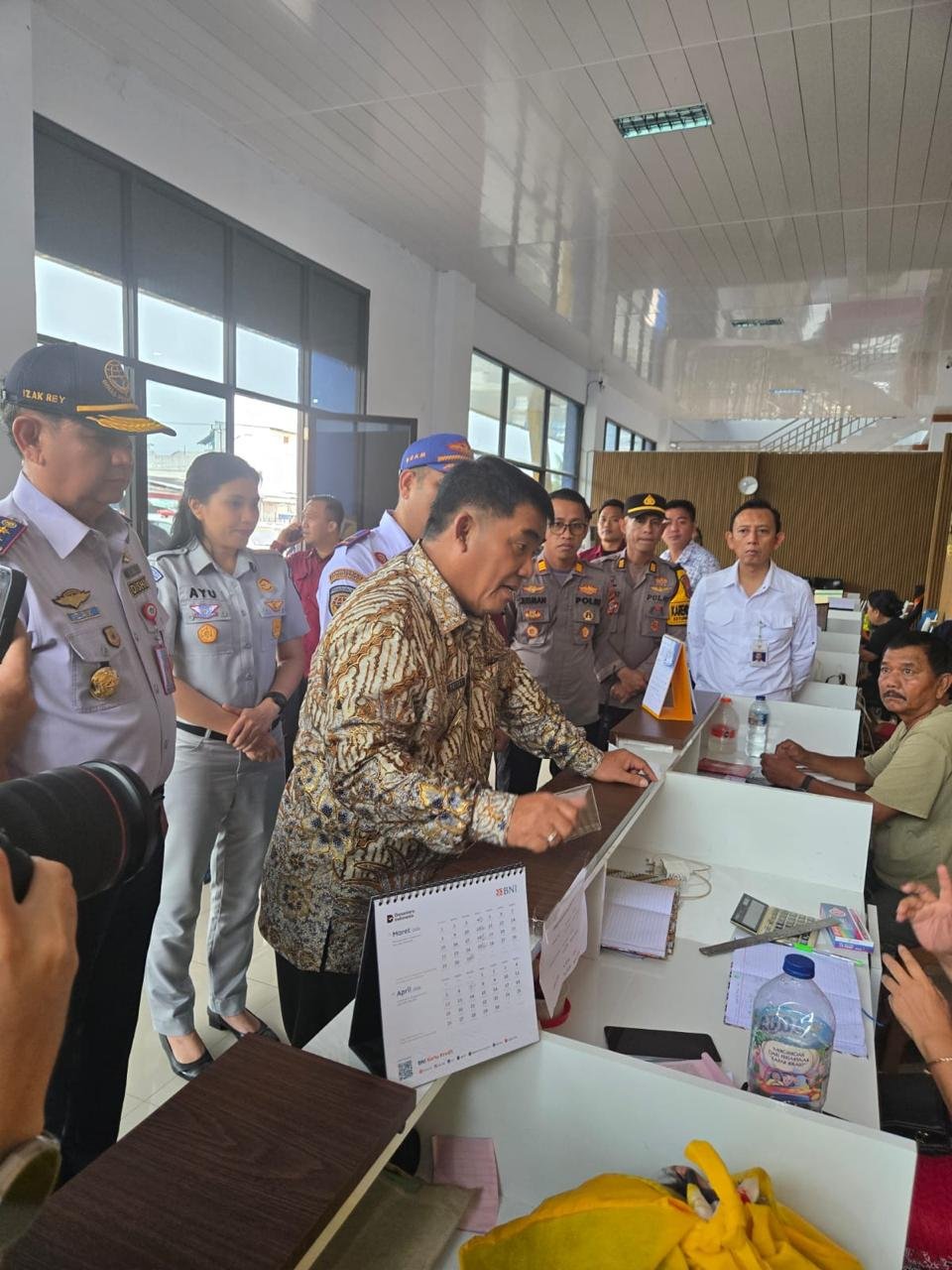 Peninjauan kesiapan terminal malalayang dalam menghadapi periode angkutan lebaran 1447 H Tahun 2026 oleh Gubernur Sulawesi Utara bersama Jasa Raharja