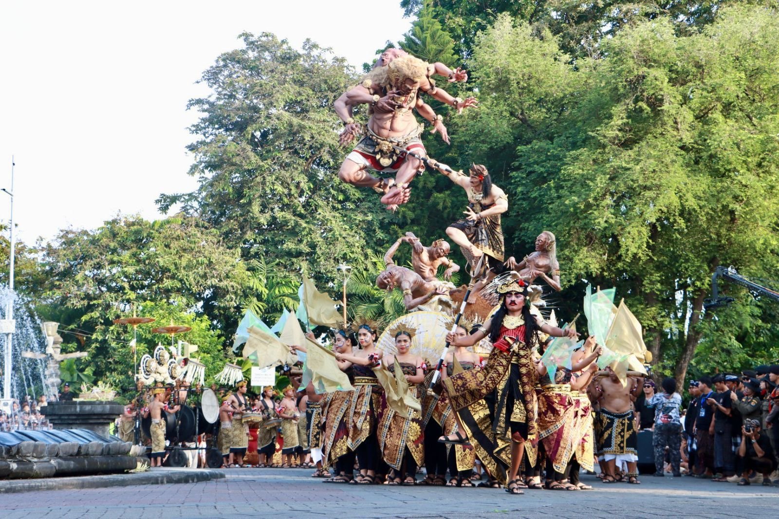 16 Ogoh-Ogoh Terbaik Tampil Meriah di Kasanga Festival Denpasar 2026