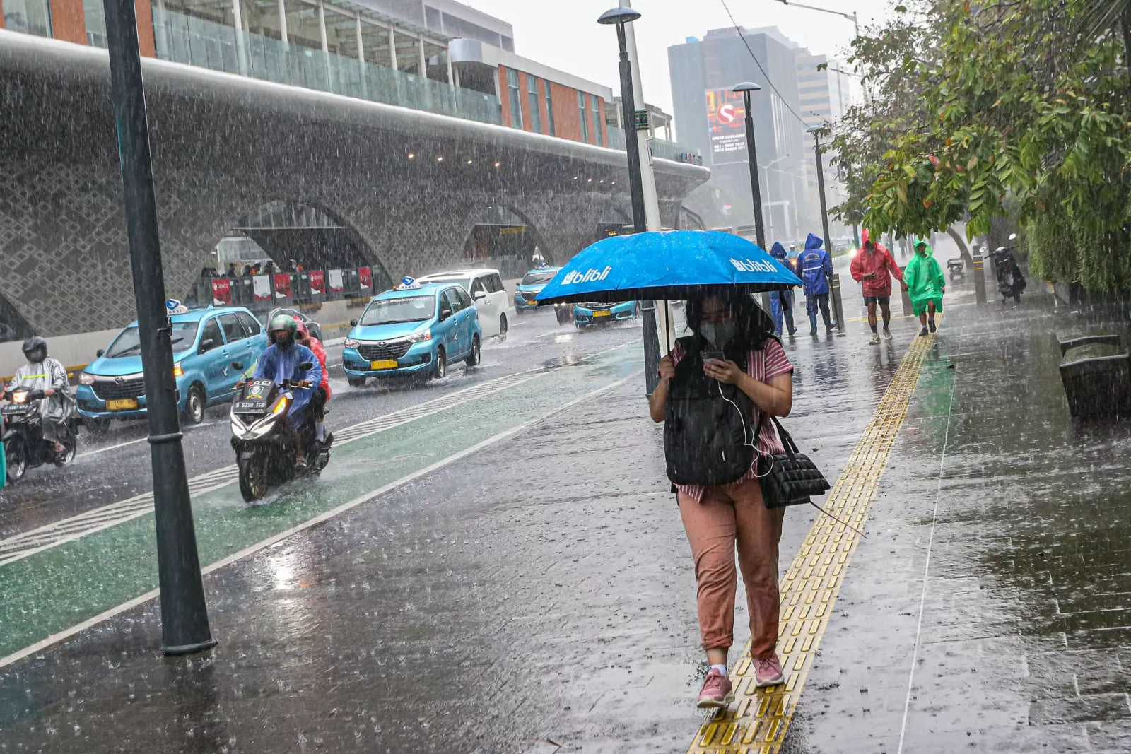 Waspada Hujan Lebat: BMKG Keluarkan Prakiraan Cuaca Selasa 10 Maret