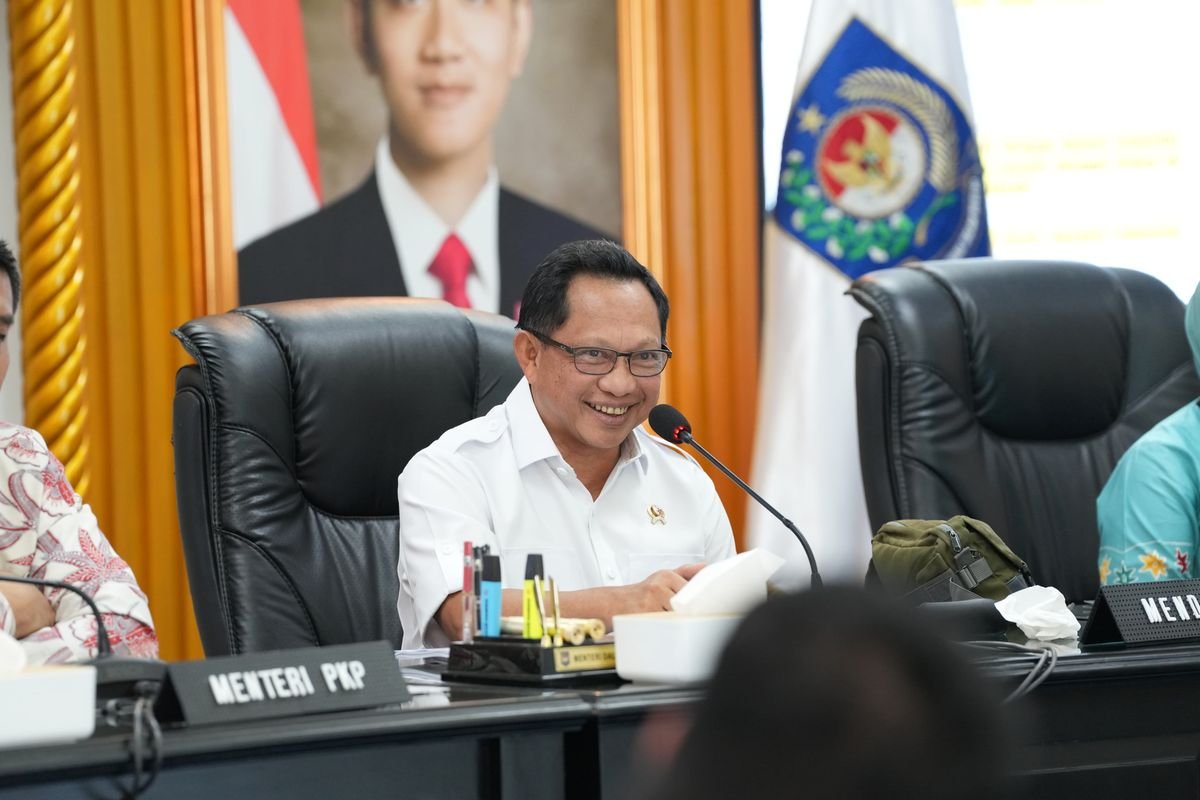 Mendagri Dorong Pemda Awasi Larangan Anak Bermain Sosmed