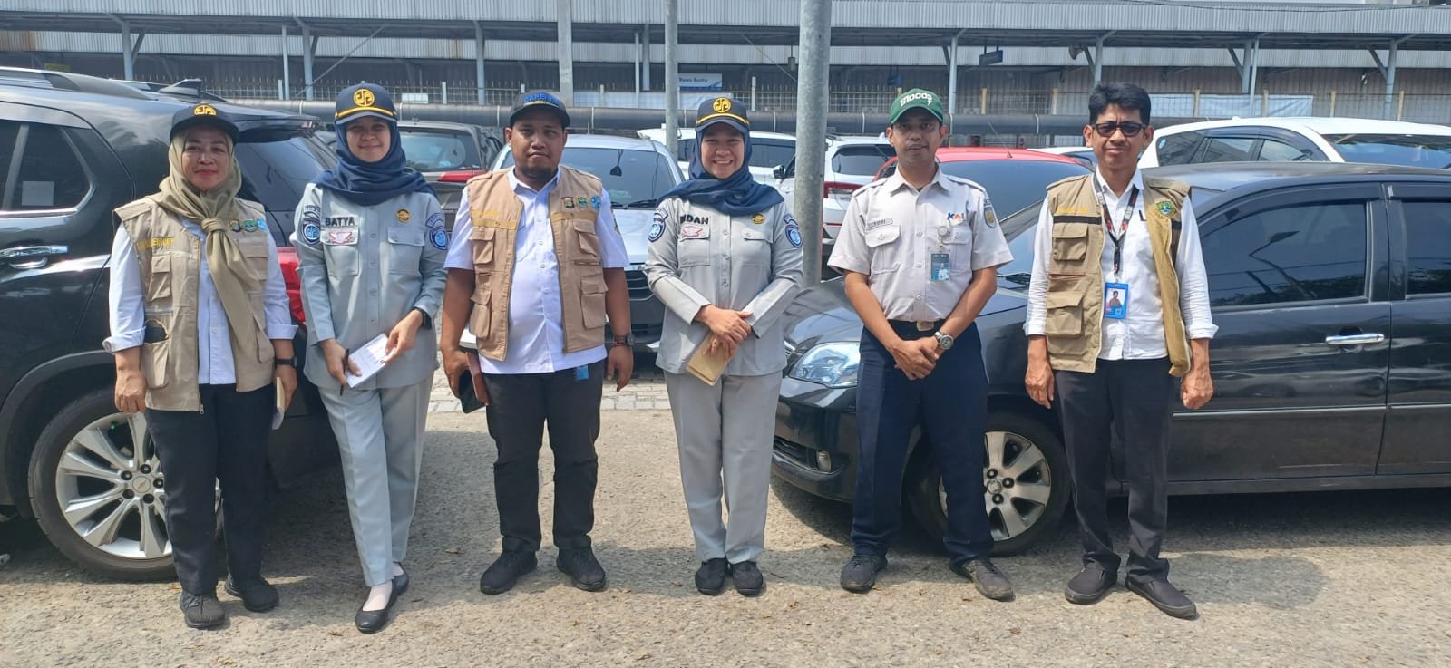 Jasa Raharja UPT Serpong Himbau Masyarakat Taat Pajak  Lakukan Pendataan Kendaraan di Kantong Parkir 