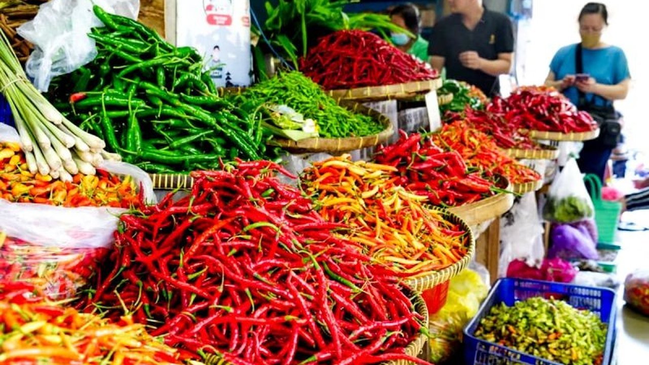 PIHPS Nasional: Harga Cabai Rawit Rp54.300/kg, Telur Rp31.200/kg