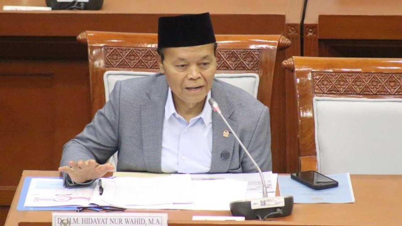 Hidayat Nur Wahid: Ditjen Pesantren Harus Perkuat Pendidikan Pesantren