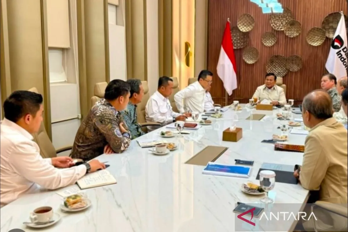 Ratas di Wisma Danantara, Presiden Dorong Percepatan Program Hilirisasi dan Energi Sampah