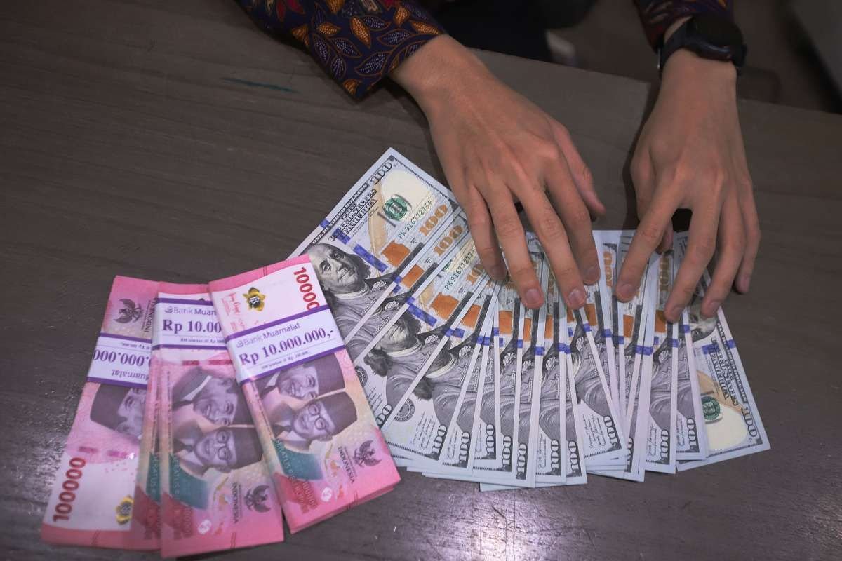 Kurs Rupiah Hari Ini Naik 18 Poin ke Level Rp17.211 per Dolar AS