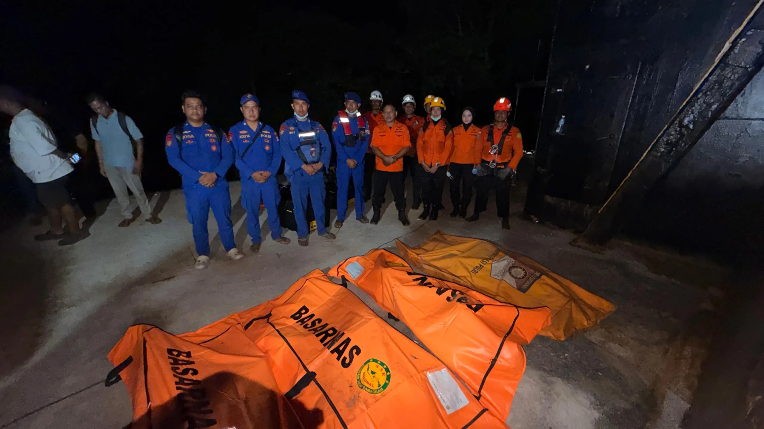 Tim SAR Evakuasi Empat ABK Korban Gas Beracun di Perairan Kalsel