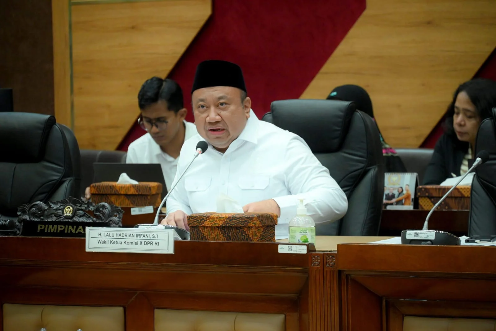 SE Guru Honorer Terbit, Komisi X Dorong Evaluasi Nasional Kebutuhan Guru