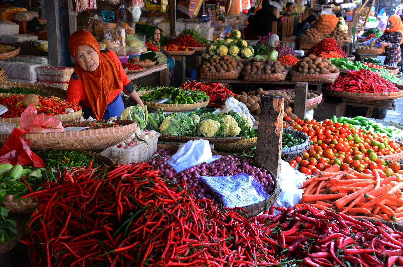 Update Harga Pangan: Cabai Rawit Rp61 Ribu, Telur Ayam Rp33.950 per Kg