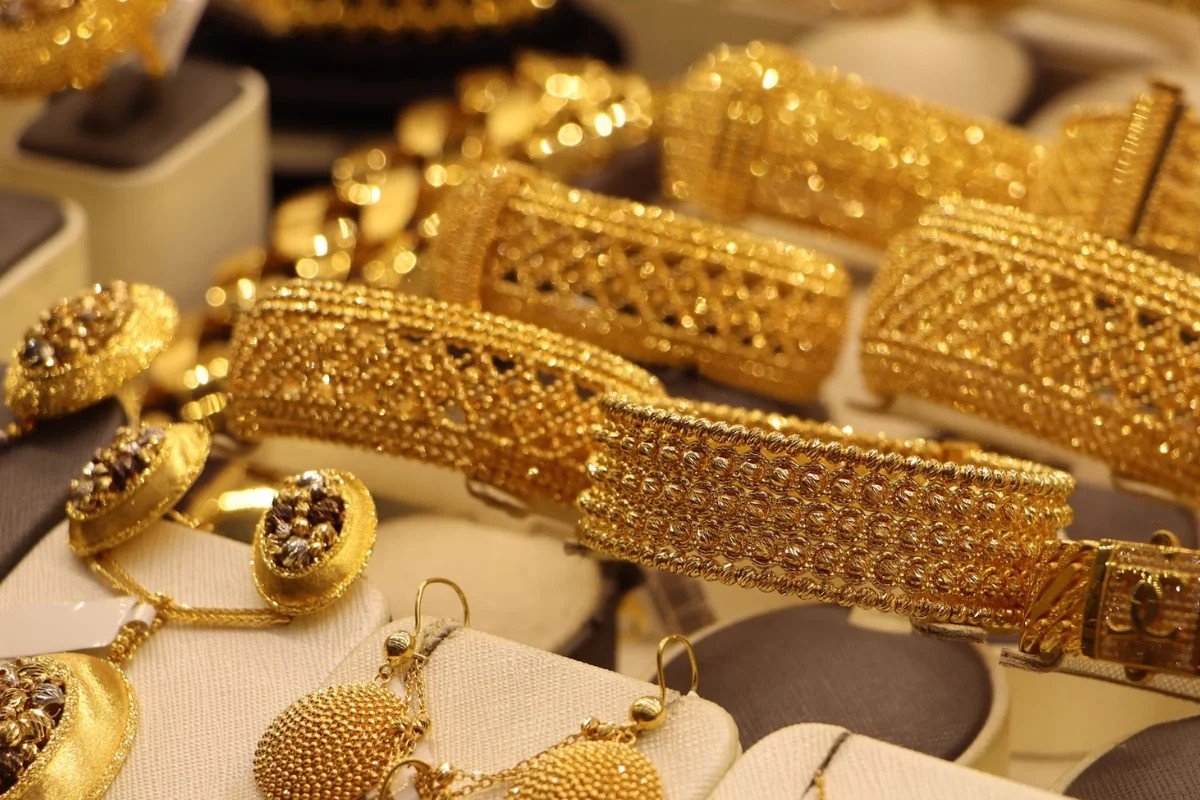 Update Harga Emas Perhiasan Hari Ini: 5–24 Karat Kompak Melemah