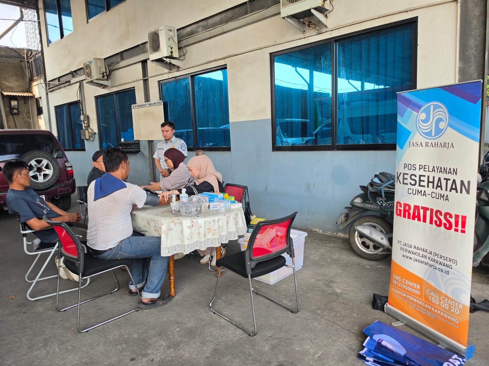 Jasa Raharja Laksanakan Pengobatan Gratis dan Pelatihan Penanganan Gawat Darurat di PO Bus Warga Baru Express