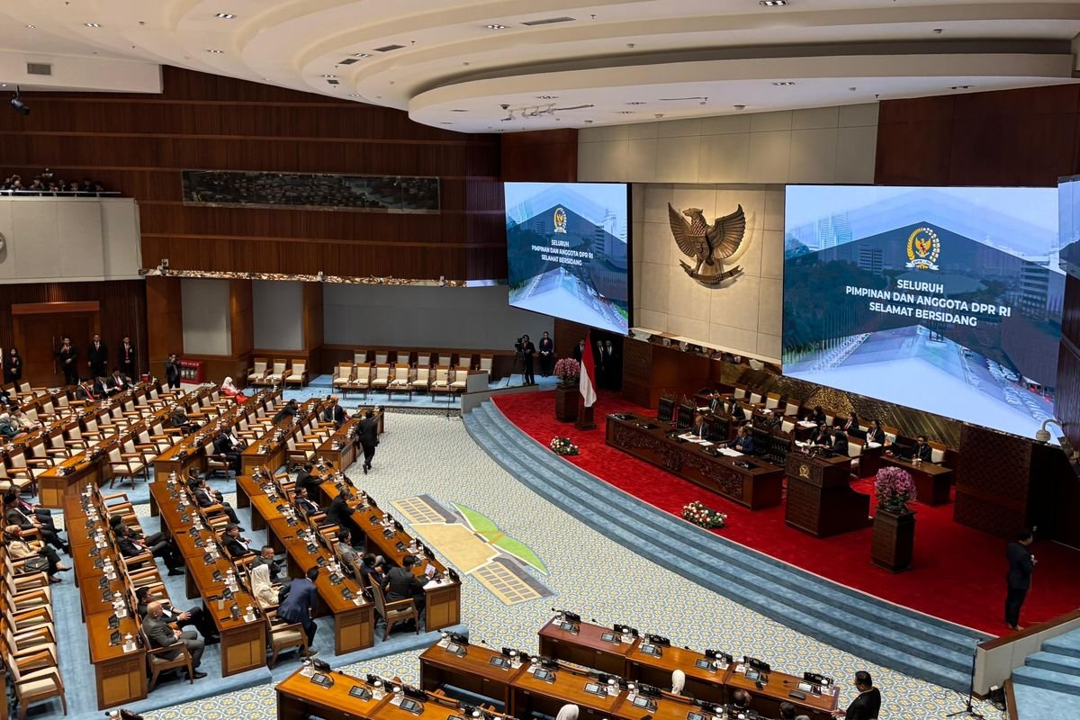 RUU Polri Disetujui ke Paripurna, Aturan Pensiun Jenderal Jadi Sorotan