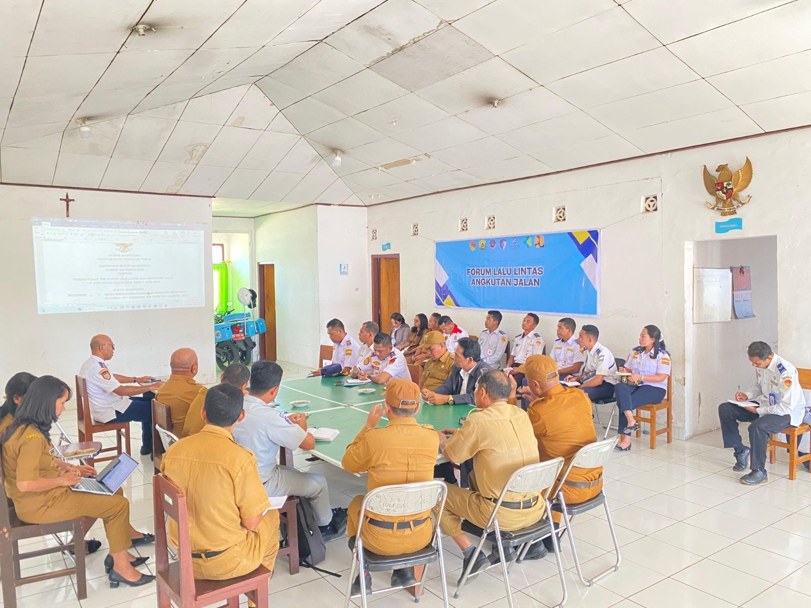 Jasa Raharja Bersama Dinas Perhubungan Kabupaten Manggarai Kembali Menggelar Forum Lalu Lintas dan Angkutan Jalan. Bahas Evaluasi dan Perketat Aturan Berkendara