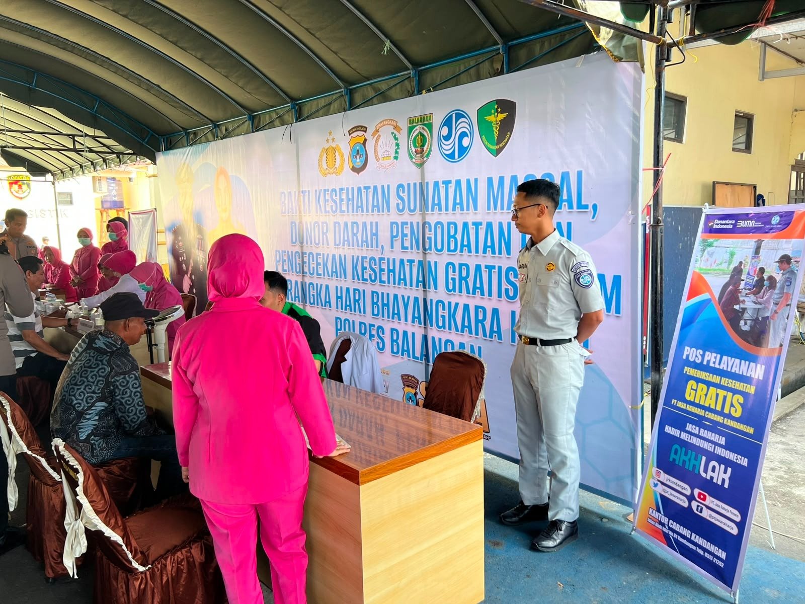 Jasa Raharja Kandangan Bersama Polres HSU dan Polres Balangan Gelar Pelayanan Kesehatan Gratis Sambut Hari Bhayangkara Ke-80