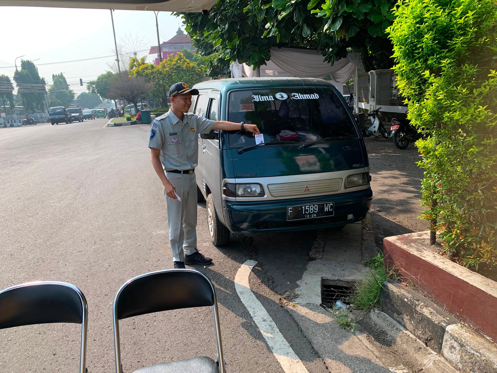 Melalui Program SIGAP, Jasa Raharja Cabang Sukabumi Edukasi Wajib Pajak dengan Pemasangan Hang Tag