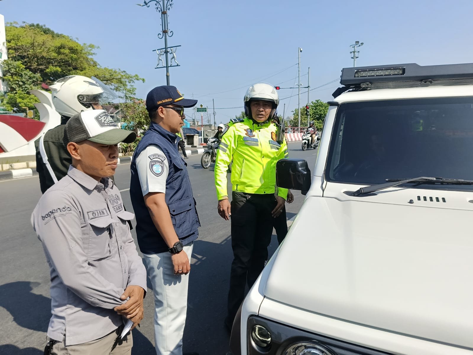 Operasi Gabungan Tim Pembina Samsat Kabupaten Bogor di Simpang Sentul, Jasa Raharja Dorong Kepatuhan Pajak Kendaraan Bermotor