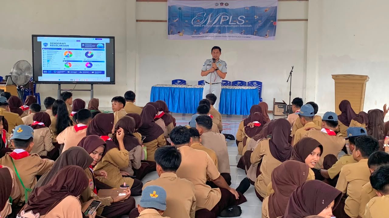 Jasa Raharja Palopo Dorong Generasi Muda Peduli Keselamatan Berlalu Lintas Lewat PPKL dan Safety Campaign di SMA Negeri 5 Palopo