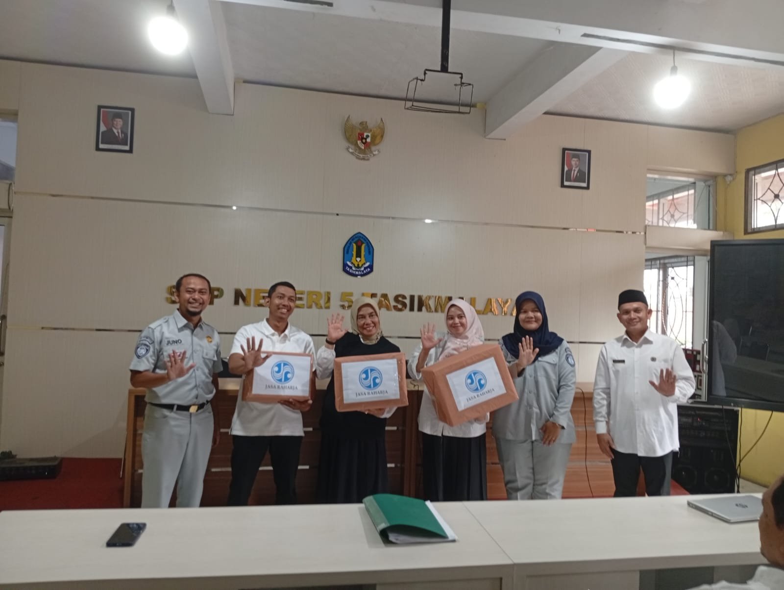 Jasa Raharja Cabang Tasikmalaya Sosialisasikan Keselamatan Berlalu Lintas pada Kegiatan MPLS di SMP Negeri 5 Kota Tasikmalaya