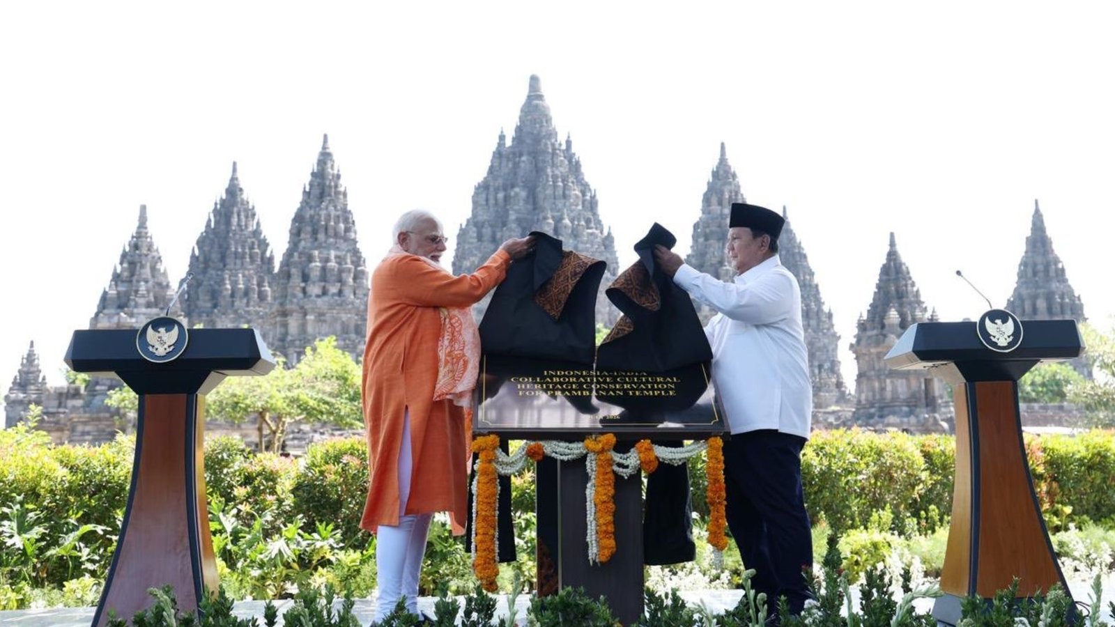 Prabowo dan Modi Perkuat Kerja Sama Budaya Lewat Konservasi Candi Prambanan