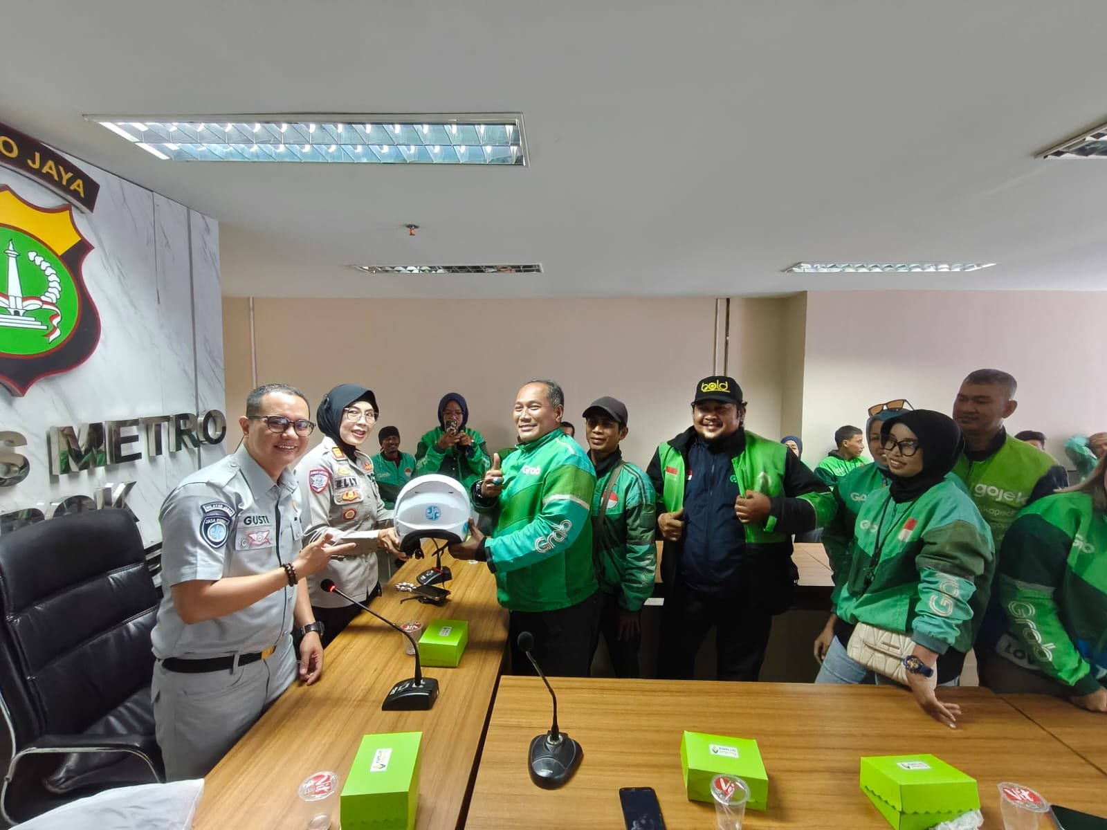 Sinergi Jasa Raharja dan Polres Metro Depok: Safety Riding bagi Mitra Pengemudi Ojek Online dalam Semarak HUT ke-81 RI