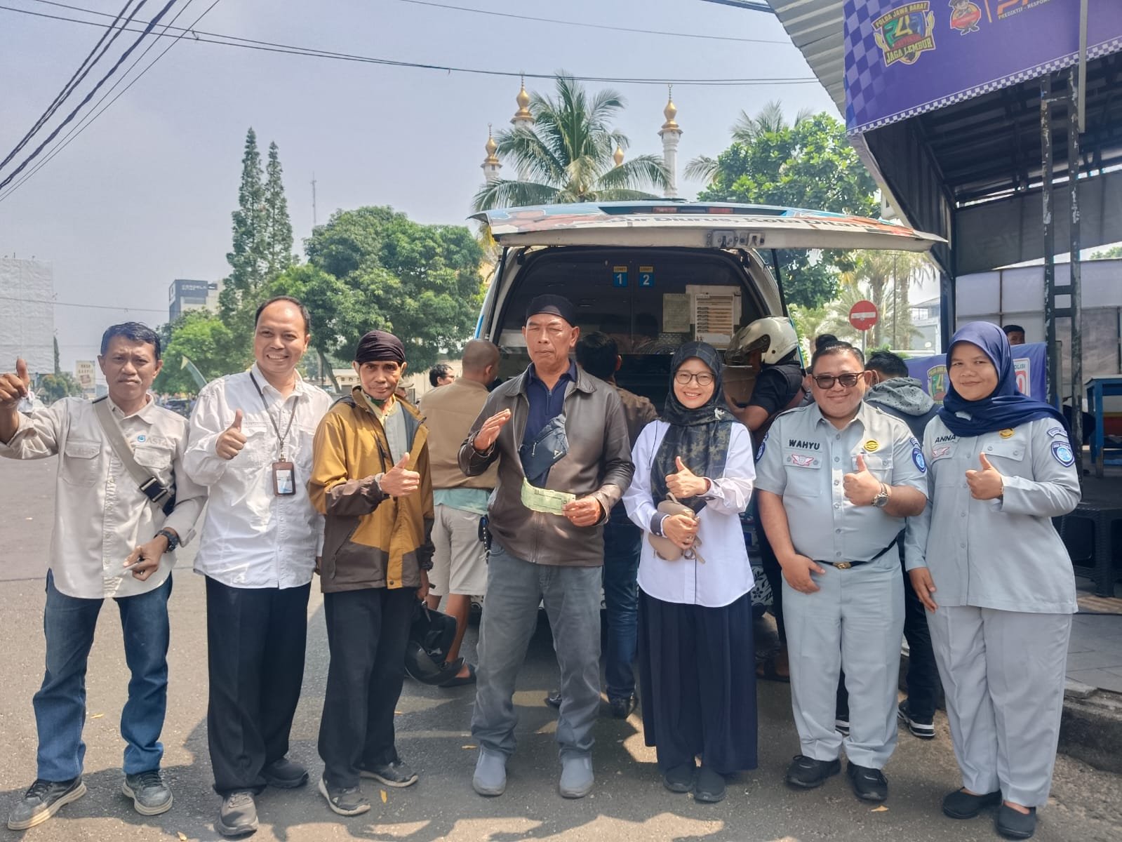 Tingkatkan Kepatuhan Masyarakat dan Ketaatan Pembayaran Pajak, Tim Pembina Samsat Kota Tasikmalaya Gelar Operasi Gabungan di Taman Kota