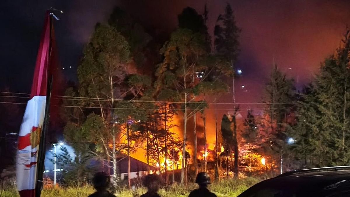 Kericuhan Usai Penyaluran Dana Desa, Massa Bakar Sejumlah Fasilitas Pemkab Puncak