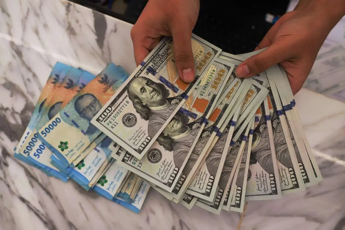 Rupiah Berpotensi Menguat, Pasar Soroti Inflasi AS dan RAPBN 2027