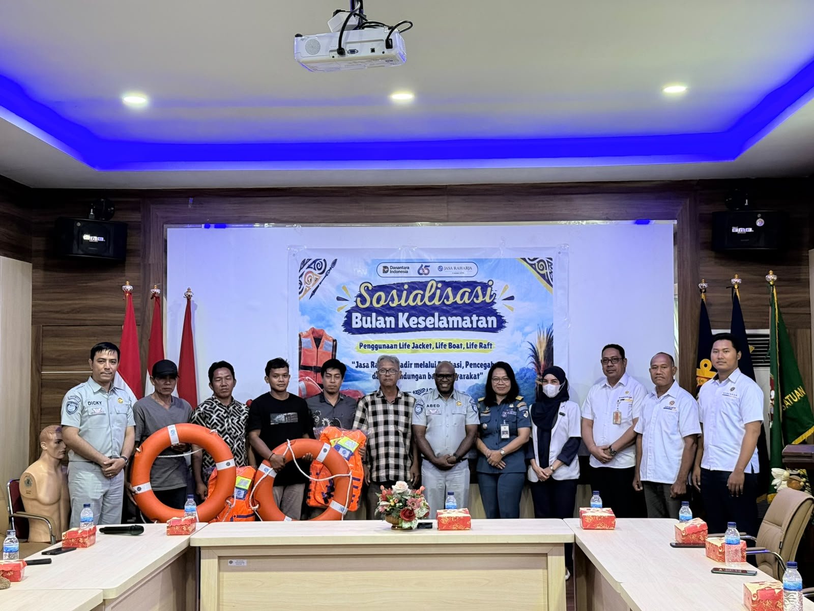 Jasa Raharja Papua Gelar Sosialisasi dan PPGD kepada Kru Kapal KLM di KSOP Kelas II Jayapura dalam Rangka Bulan Keselamatan