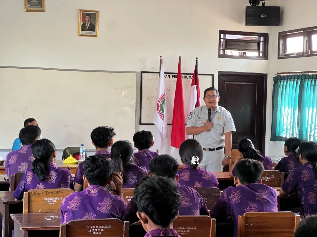 Bukan Sekadar Patroli,PKS SMA Negeri 2 Mendoyo Dibekali Jadi Pelopor Keselamatan di Jalan