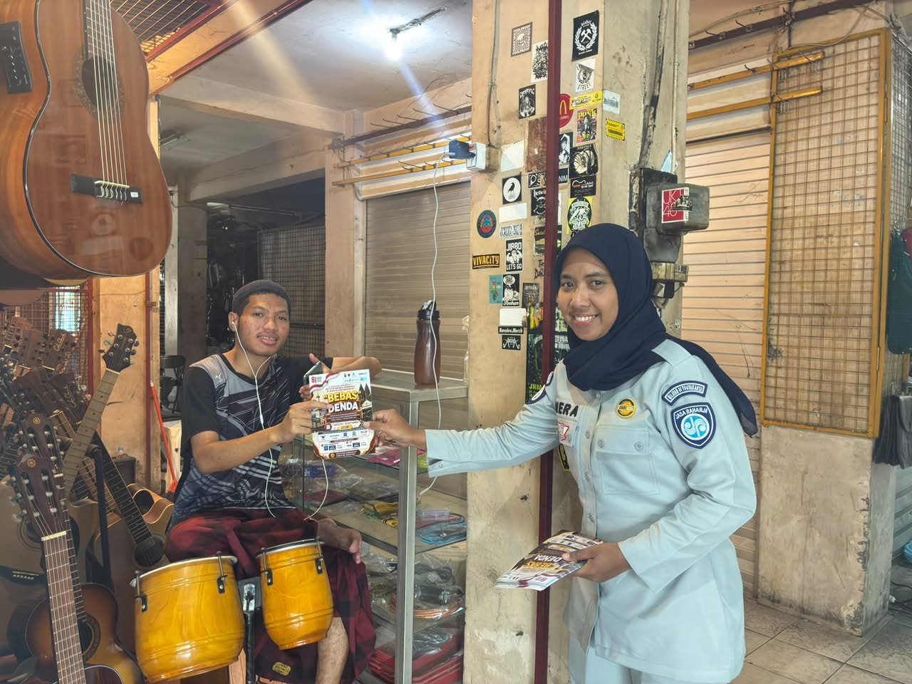 Jasa Raharja Perluas Informasi Program Bebas Denda melalui Glorifikasi di Pasar Klithikan Pakuncen
