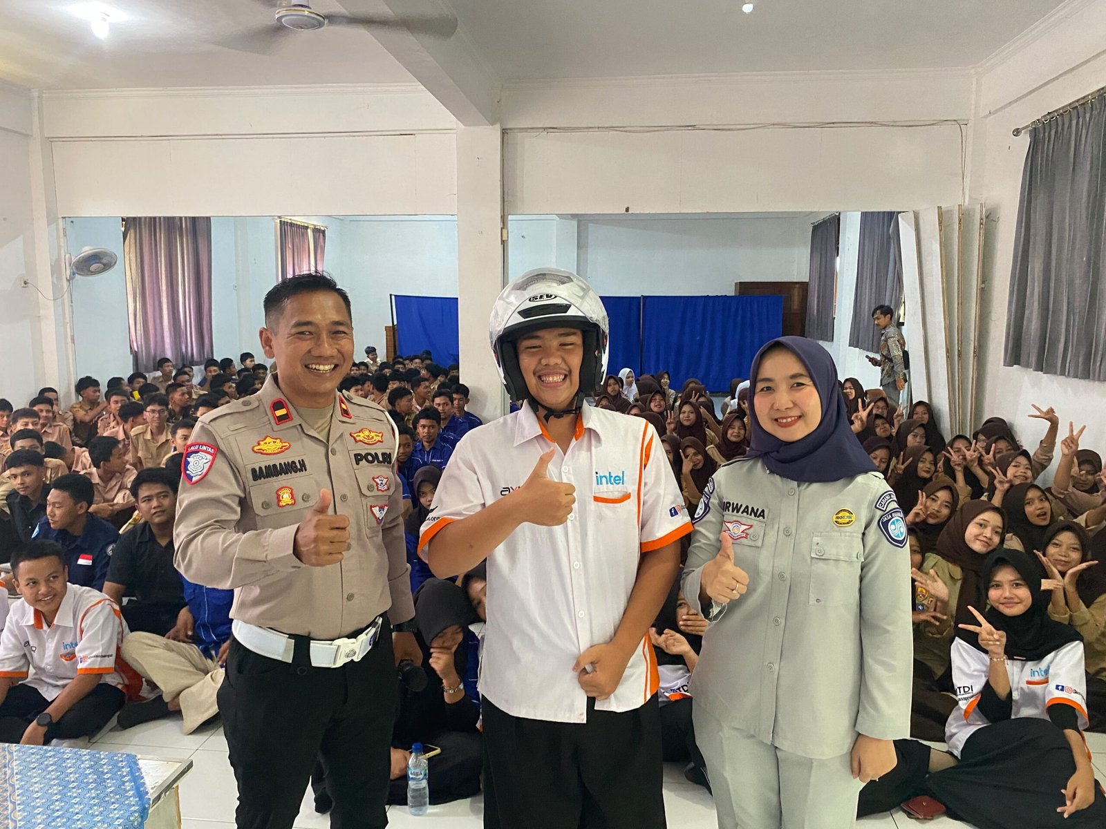 Jasa Raharja Sukabumi dan Satlantas Polres Sukabumi Edukasi Keselamatan Berlalu Lintas kepada Pelajar SMK Doa Bangsa