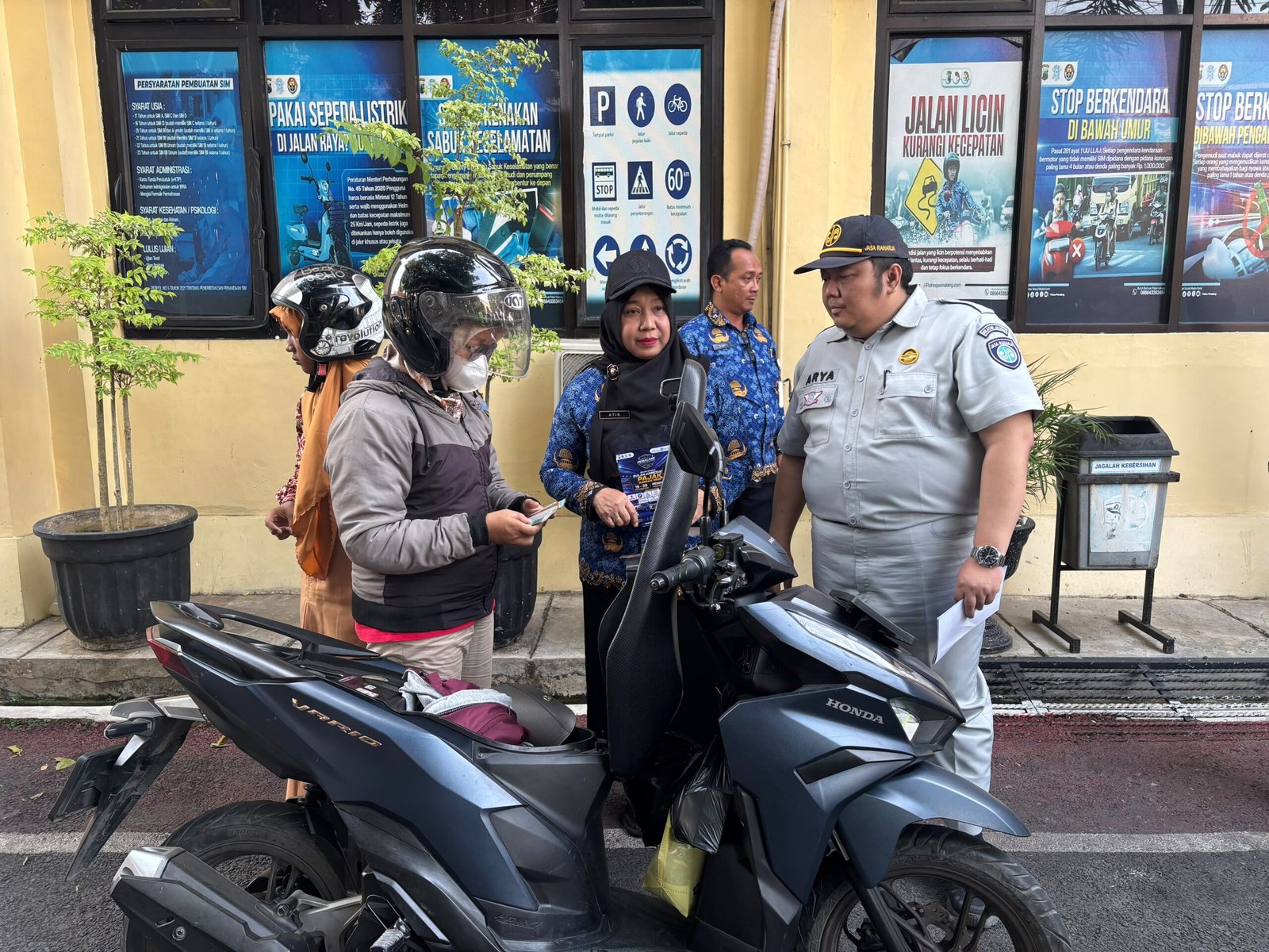 Tim Pembina Samsat Pemalang Sosialisasikan Kepatuhan PKB, SWDKLLJ, dan Keselamatan Berlalu Lintas